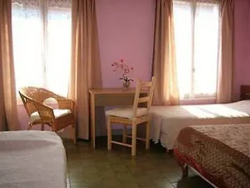 **  Hotel Clauzel Paris Fransa